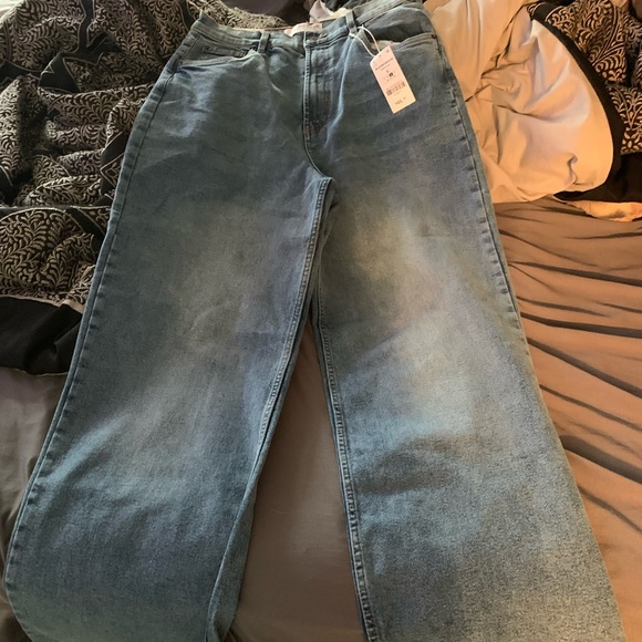 NWT womens size 5 wide legged jeans - Picture 2 of 3